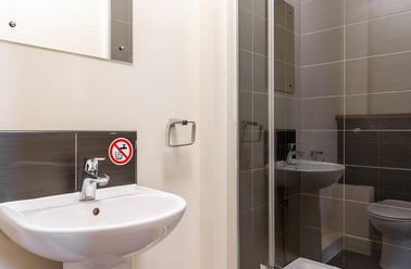 11 Russell Street, Radford, Nottingham - Image 2